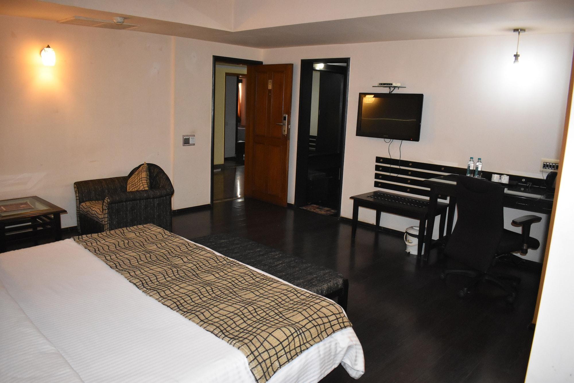Hotel Royal Highness Ahmedabad Exteriör bild